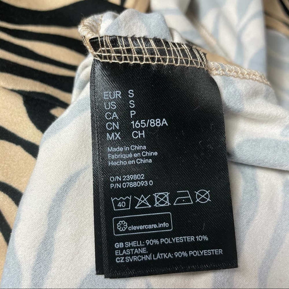 H&M Long Sleeve V-Neck Tiger Stripe Print Mini Wrap Dress Size Small - Picture 8 of 10